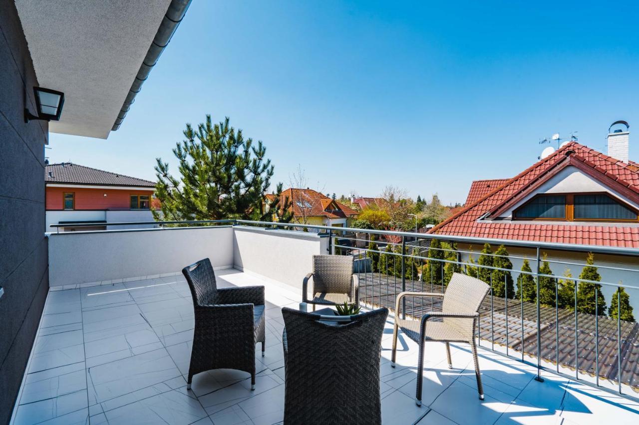 Serenity Prague Villa With Garden Jacuzzi Экстерьер фото